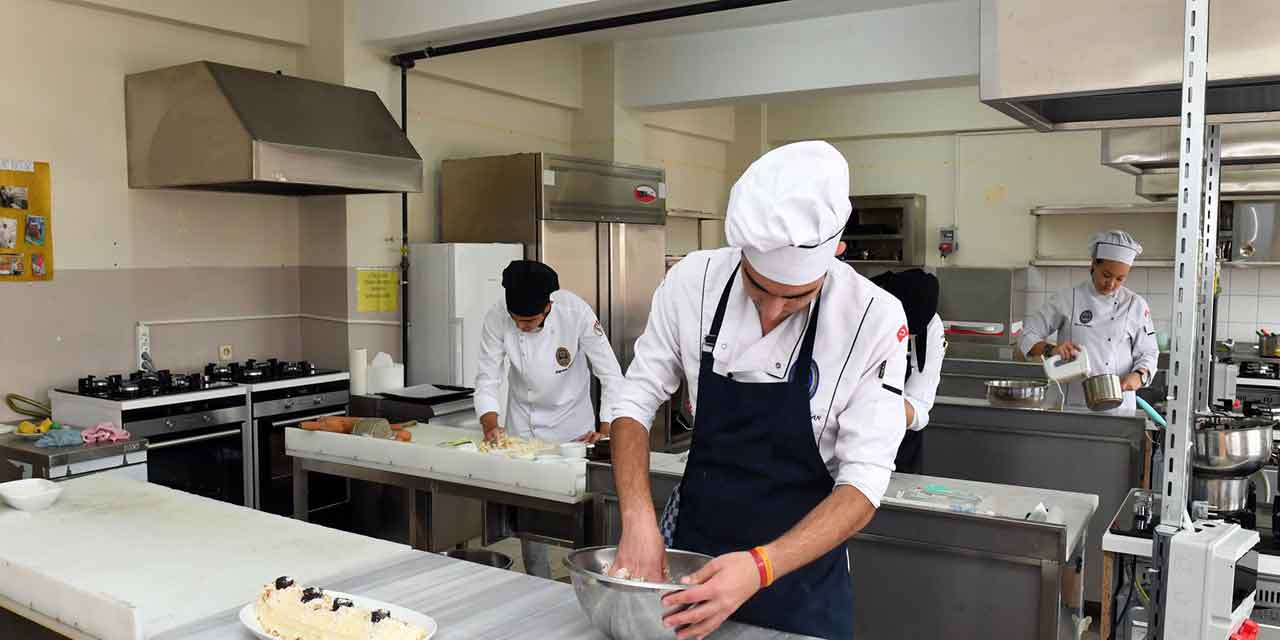 Aşçı Nasıl Olunur? İşçi Alımı Müracaat Süreçleri
